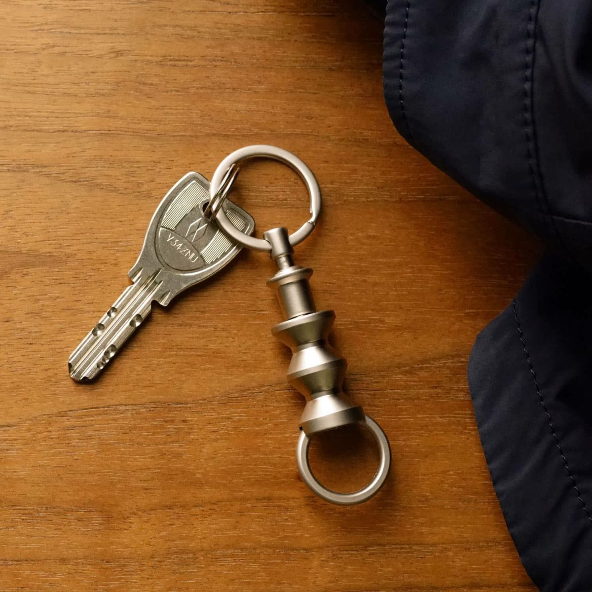 Key Rings That Lock Detachable Keyring – One-Touch Release, Secure Locking Keychain