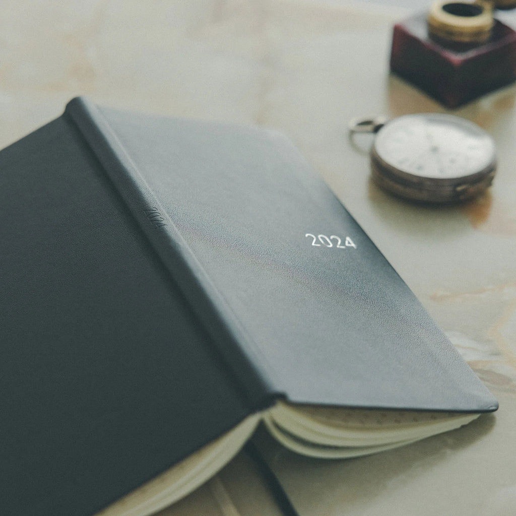 Hobonichi Weeks Japanese Edition April 2024 Start [Leather: Classical Navy] - The Journal Shop